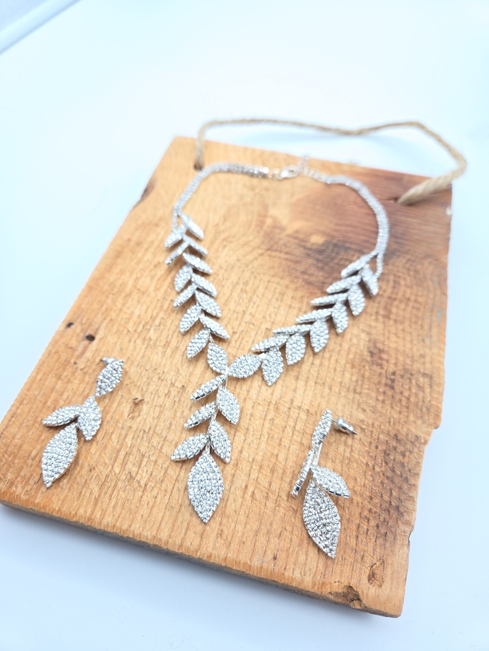 Windsor Rhinestone Leaf Dangle Necklace Earrings Set Silver - Picture 4 of 6